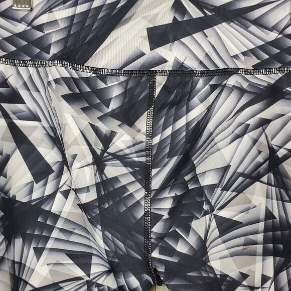 Danskin Now Fitted Capri Leggings Gray Size XS 0-2 - Picture 9 of 12